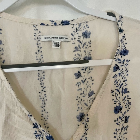 American Eagle outfitters Tie front Top medium (READ) - Picture 2 of 7